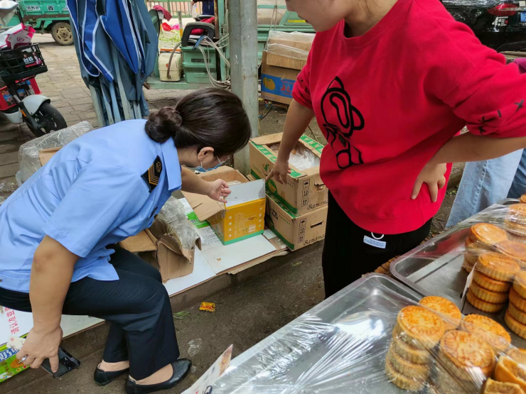 田家庵区市场监督管理局-强化市场监管  抵制“月饼刺客”图片