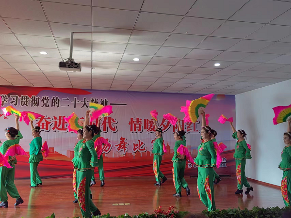 舜耕镇举办老年人广场舞大赛